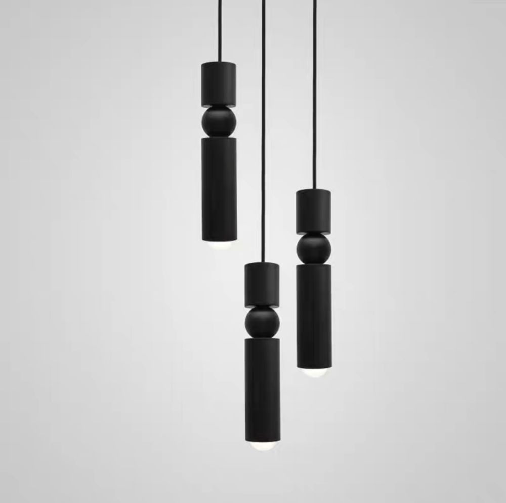 Точковий підвісний світильник у чорному корпусі FULCRUM BLACK