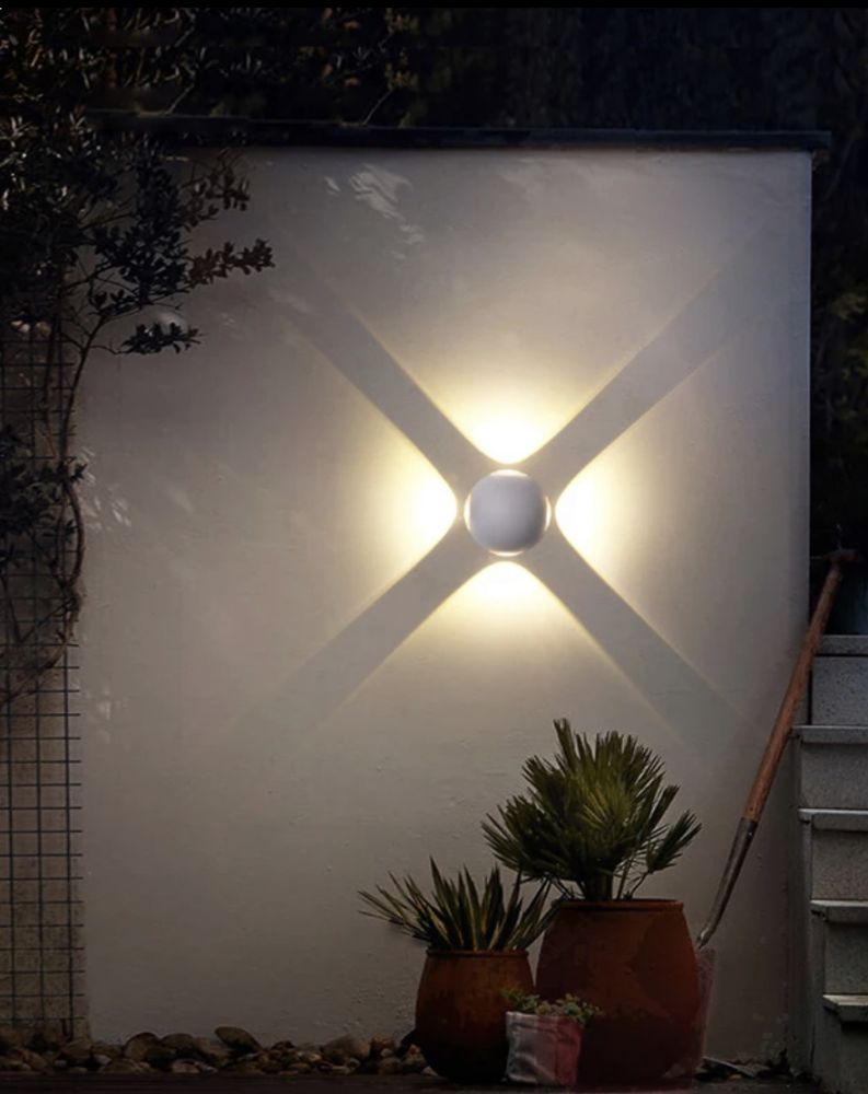 Настінний світильник - бра Figura Line Lamp в білому кольорі 12W