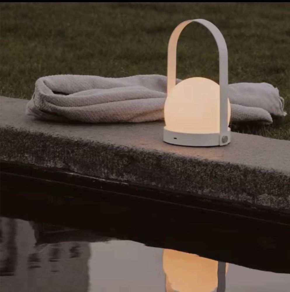 Настільна лампа Cricket Lamp в білому кольорі акумуляторна