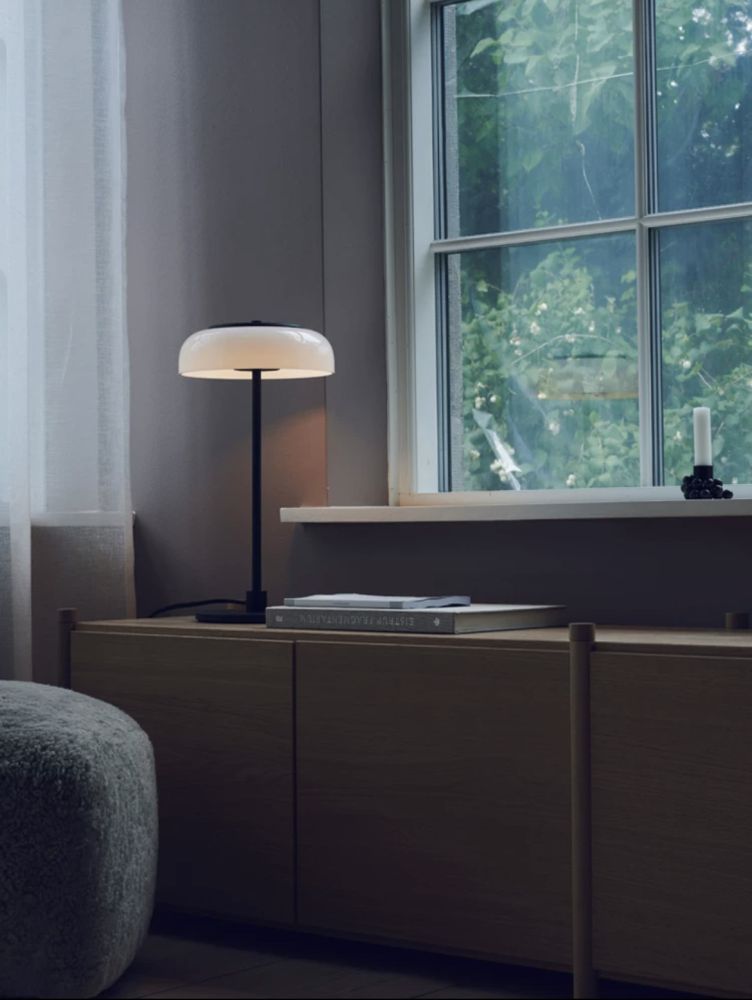 Настільна лампа Holly Lamp в чорному кольорі