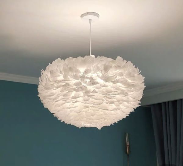 Підвісний світильник з натуральним пір'ям білого кольору Pen Lamp