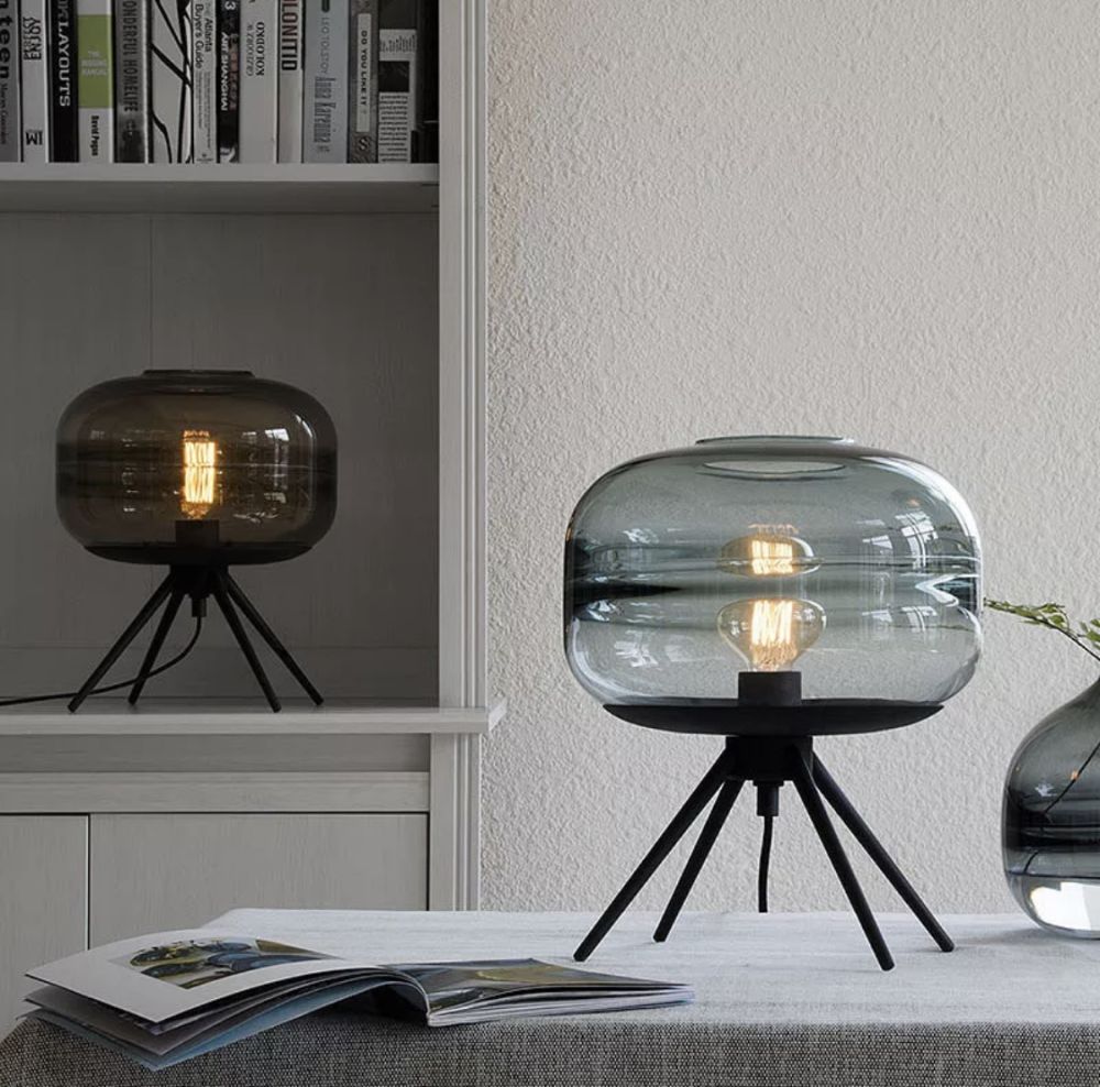 Настільна лампа Barattolo Lamp в чорному кольорі синього плафону