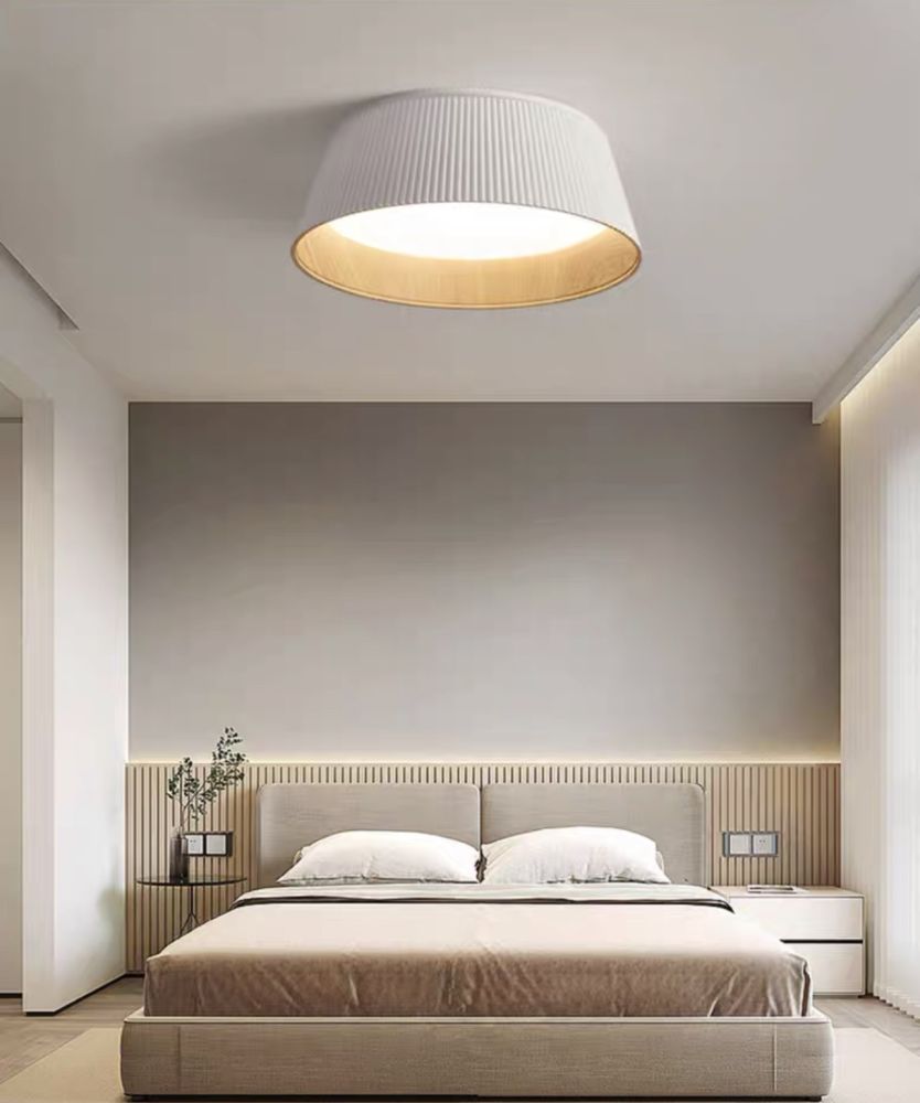 Cвітлодіодна потолочна люстра More Lamp в білому з бежевим кольорі 20W з пультом