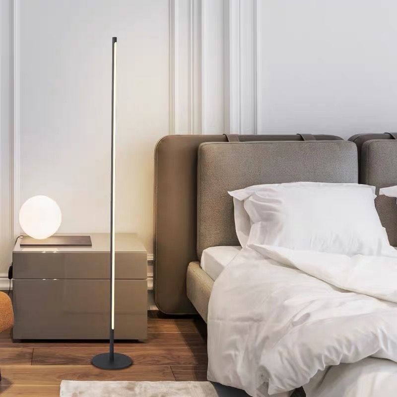 Мінімалістичний та стильний торшер Pipeline Floor lamp