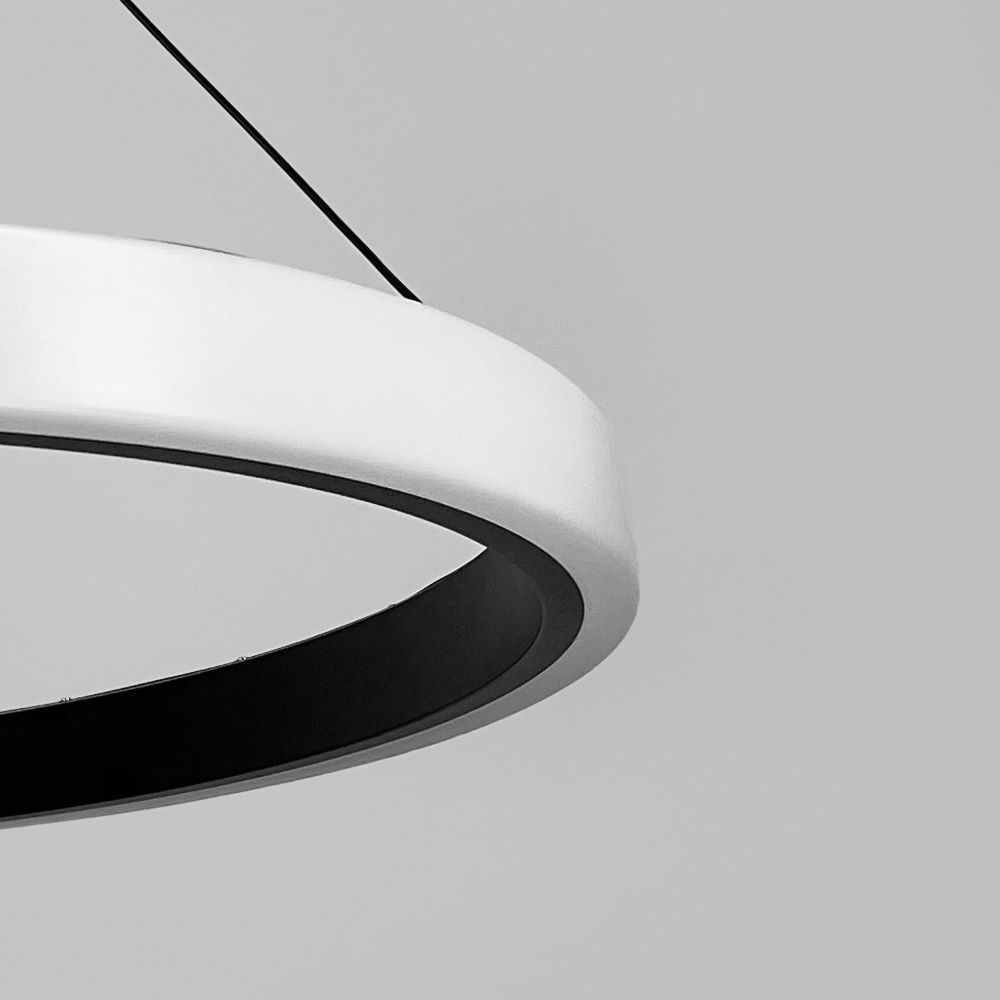 LED люстра підвісна в кільцевому чорному корпусі  50 см