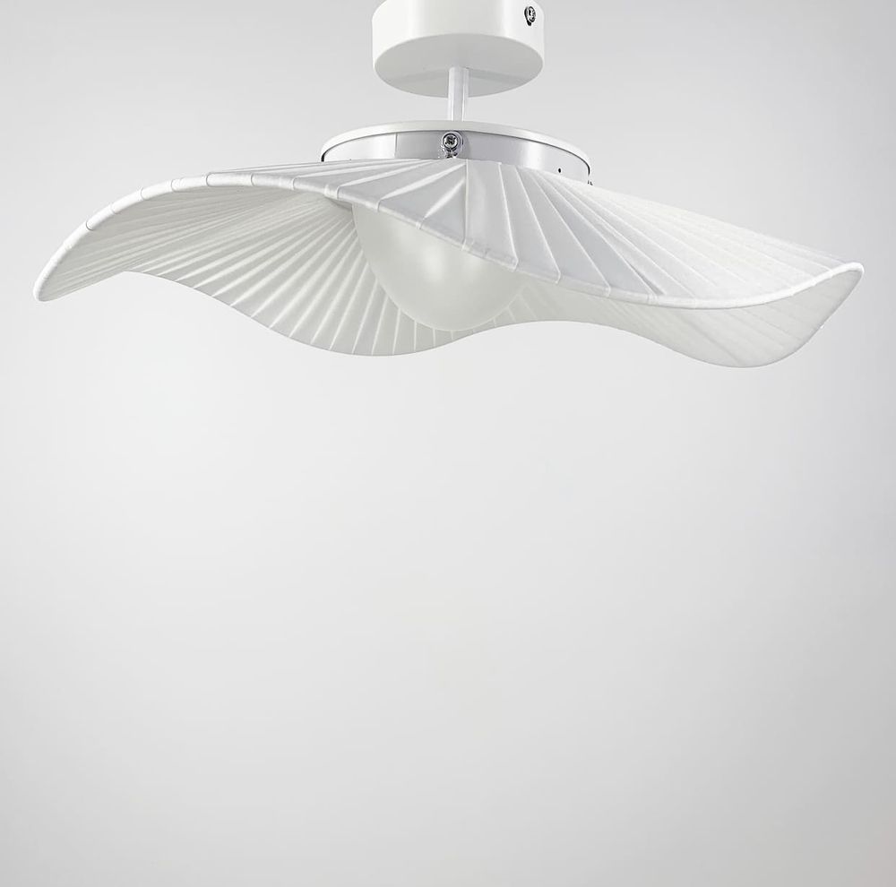 Стельовий світильник Lotus у білому корпусі SGA 4-450 C