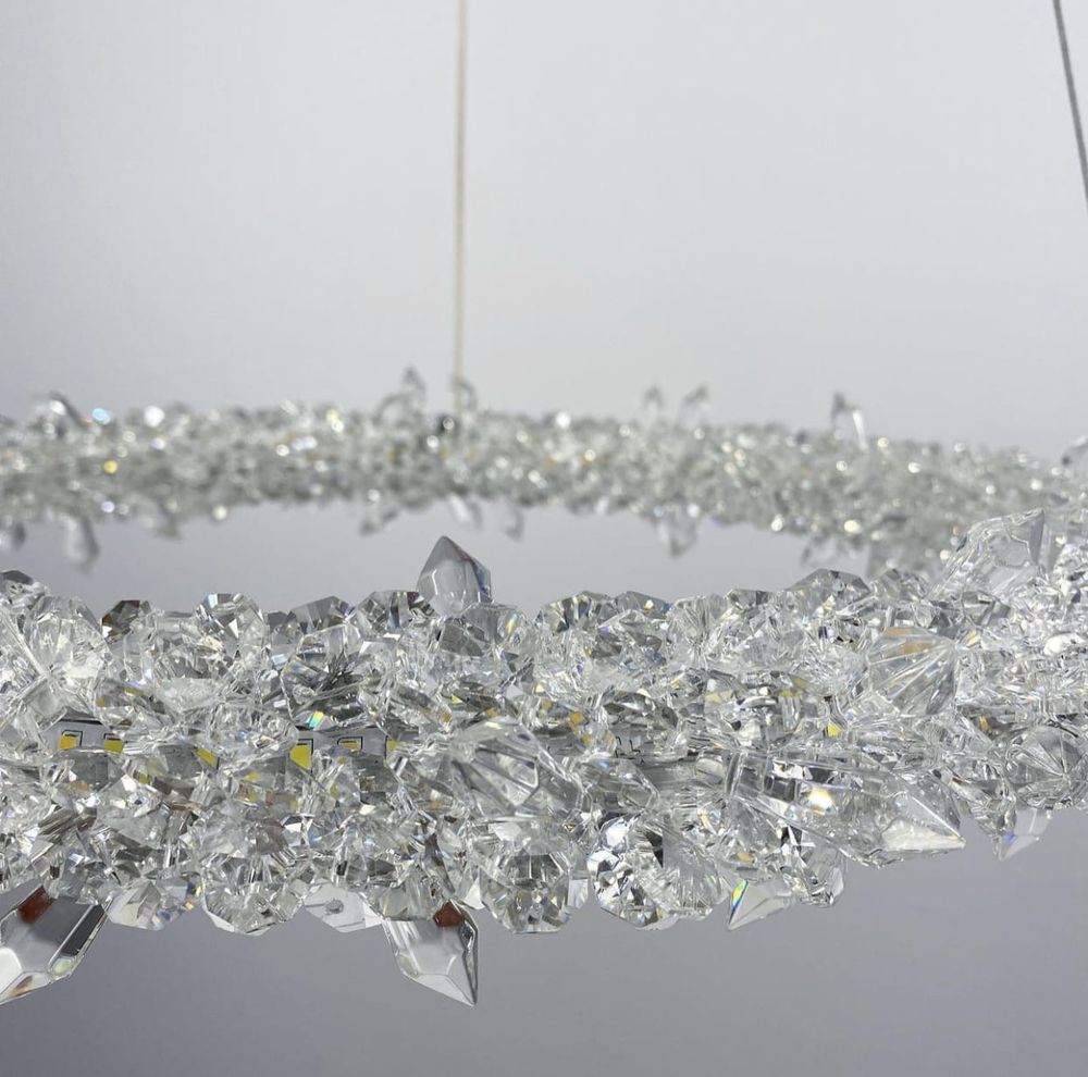 Сучасна світлодіодна люстра серії Crystal Shell в кольорі латунь в діаметрі 35 см