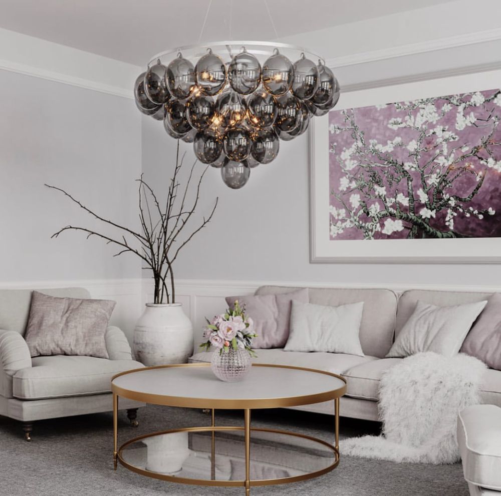 Люстра з каскадними кульками
