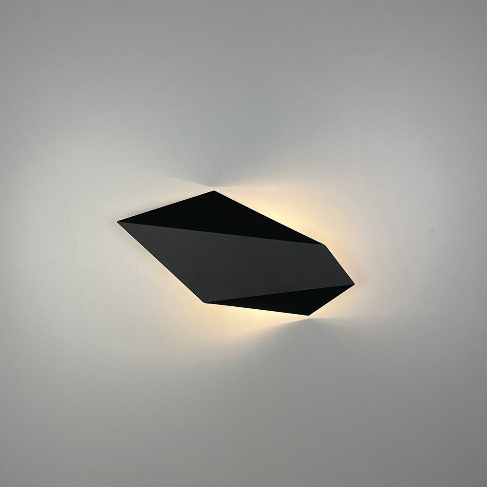 Чорне геометричне бра 35х23х6 см W 59/1 LED