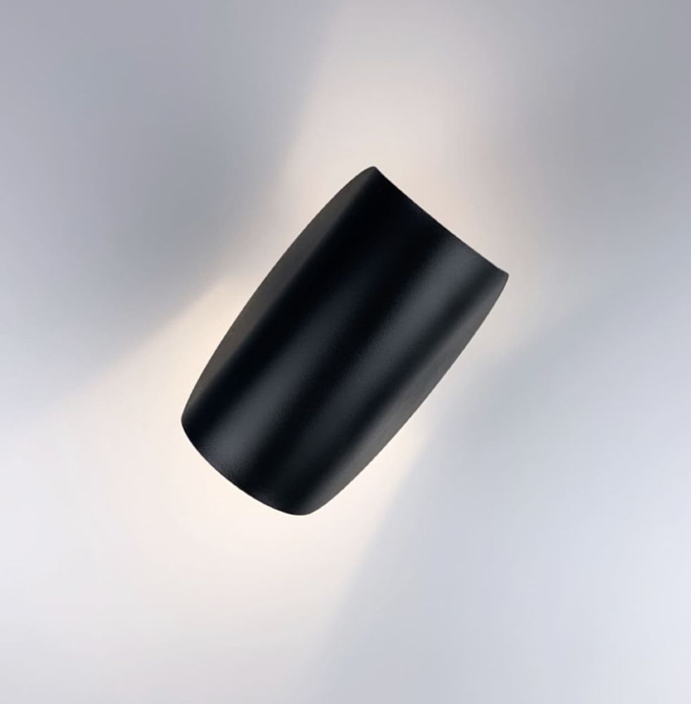 Настінний світильник чорний FONTANA ARTE B 29 BK з поворотним механізмом