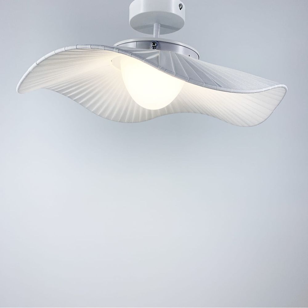 Стельовий світильник Lotus у білому корпусі SGA 4-450 C