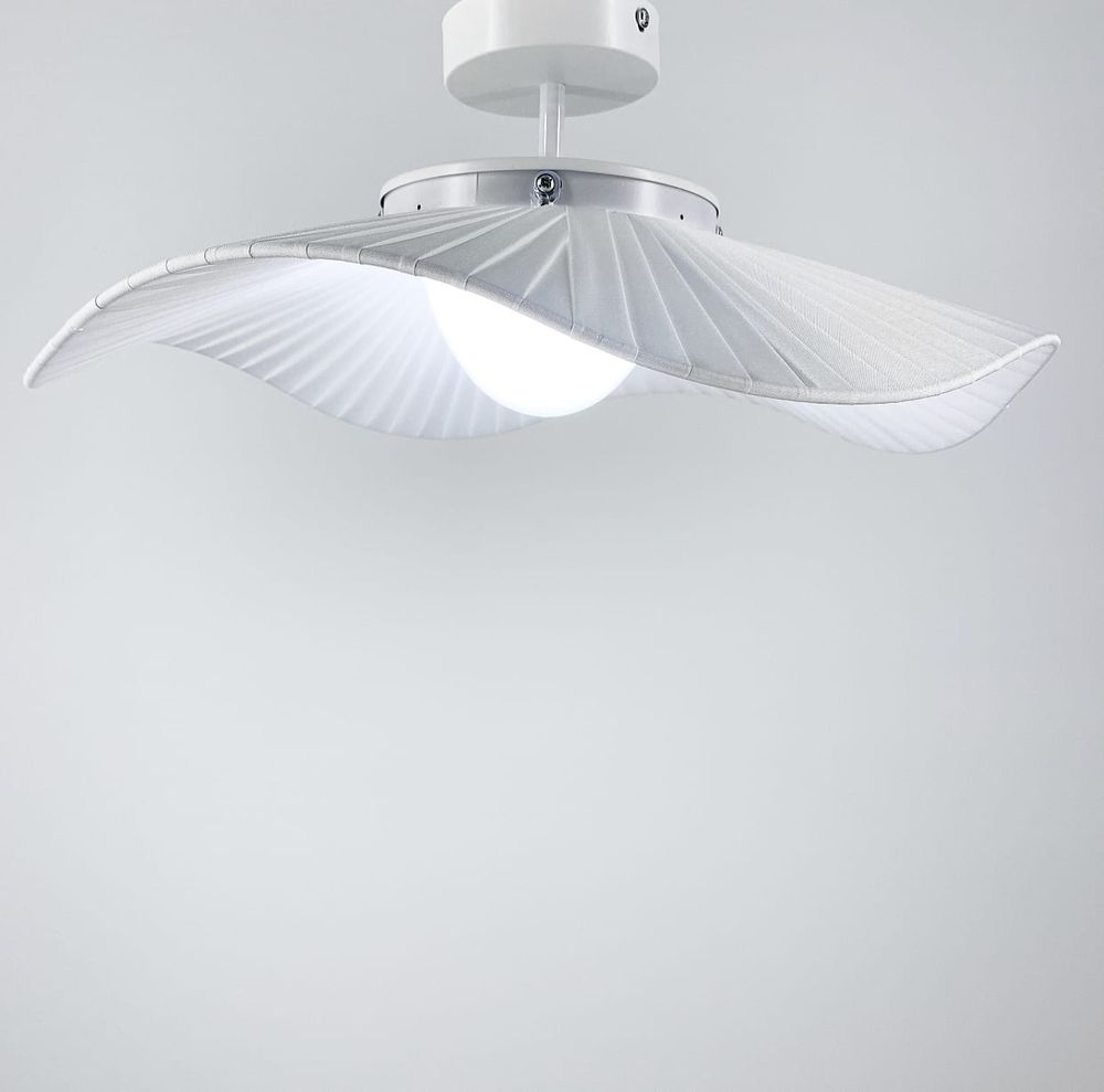Стельовий світильник Lotus у білому корпусі SGA 4-450 C