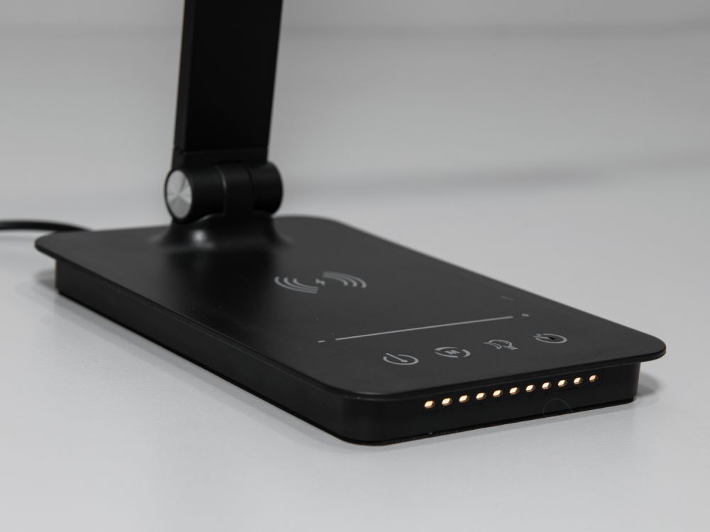 Настільна світлодіодна лампа A5502P BK wireless charge  6W чорний