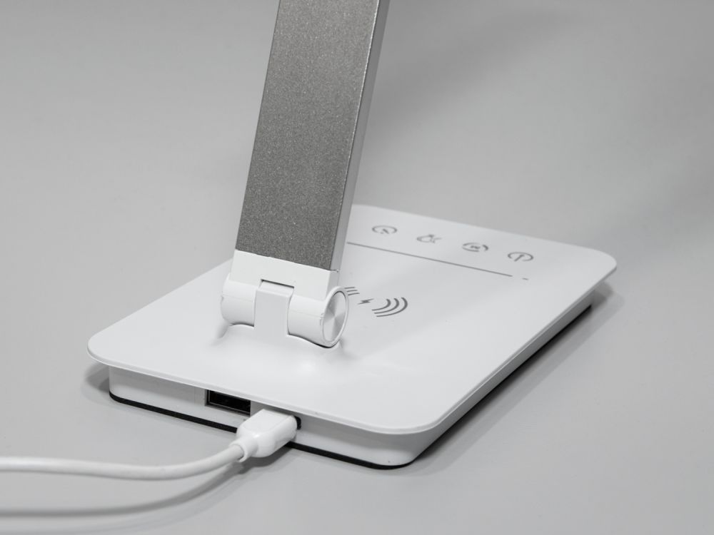 Настільна світлодіодна лампа A5502P SL wireless charge 6W хром сатин