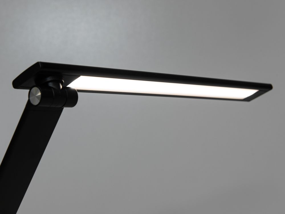 Настільна світлодіодна лампа A5503BK wireless charge  6W чорний