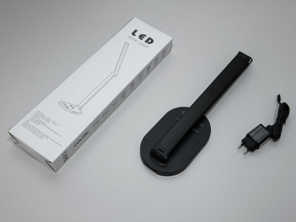 Настільна світлодіодна лампа A5503BK wireless charge  6W чорний