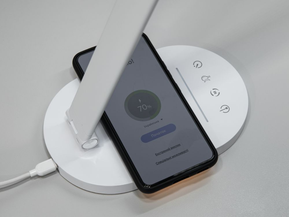 Настільна світлодіодна лампа A5503WH wireless charge 6W білий