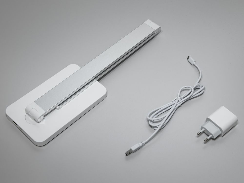 Настільна світлодіодна лампа A855SL wireless charge 5W хром сатин