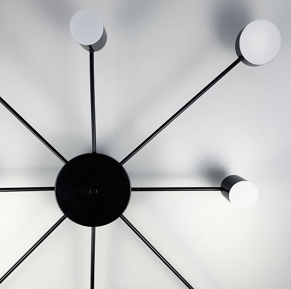 Стельовий LED світильник чорного кольору на 8 джерел освітлення