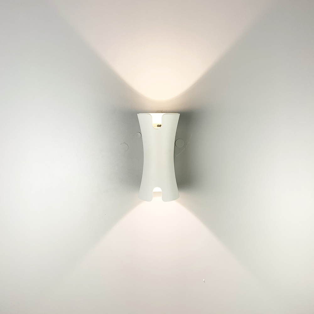 Фасадне LED бра білого кольору