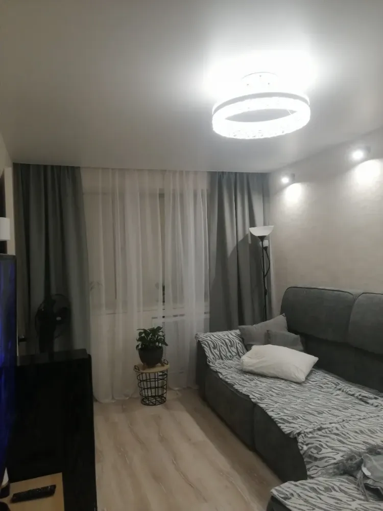 Люстра підвісна біла світлодіодна з пультом STELLA ICE 80W та додатком для телефону