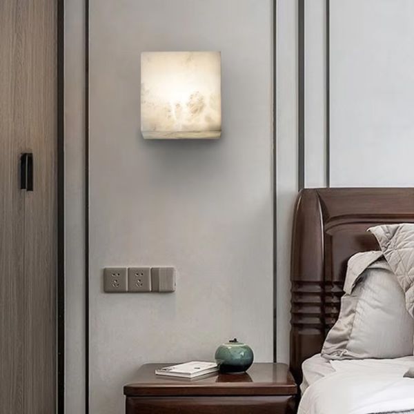 Кубічне бра з підсвіченим мармуровим корпусом 12х12х14,5 см 6091/SQ