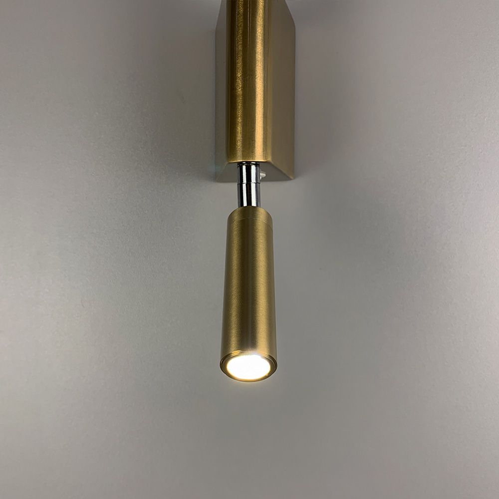 Бра сервї Mantra Torch у золотому кольорі з вимикачем на корпусі