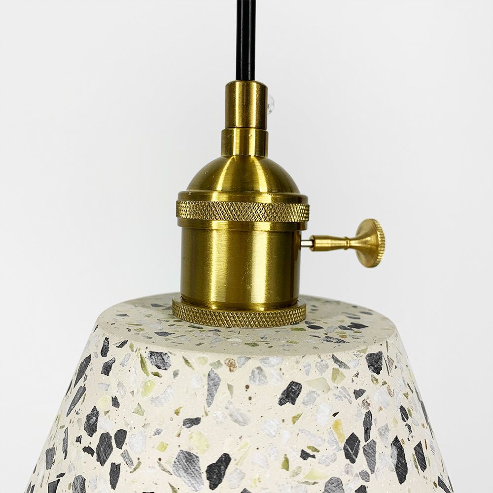Підвісний білий бетонний світильник TERRAZZO CONO