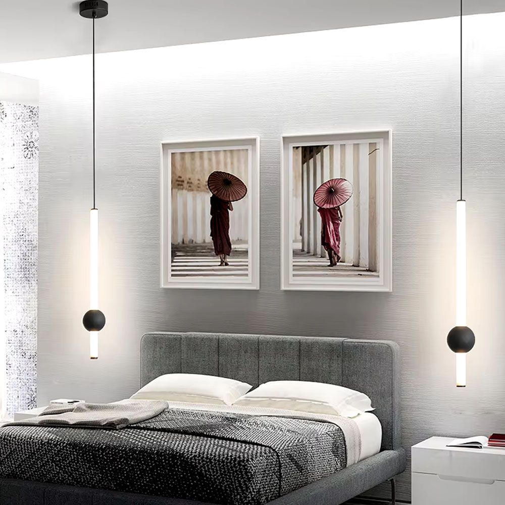 Led світильник у вертикальній формі 60 см із чорною кулькою YG 517A/600 VL BK