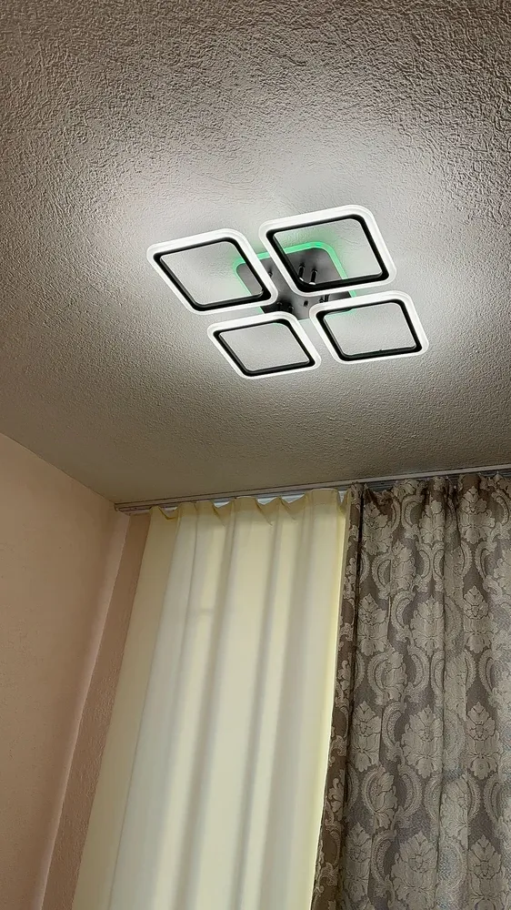 Люстра світлодіодна з пультом та додатком для телефону Room RGB 70W 4S чорна