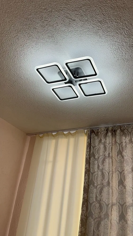 Люстра світлодіодна з пультом та додатком для телефону Room RGB 70W 4S чорна