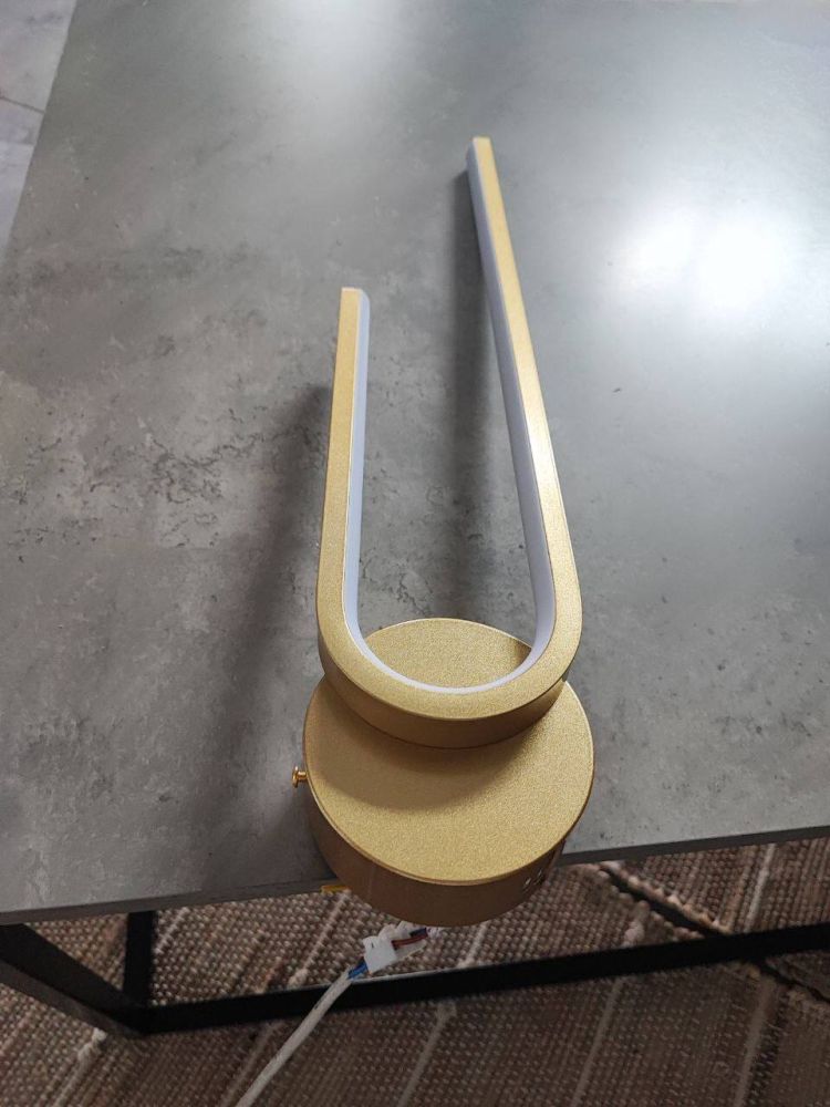 Світлодіодна бра Hook led Lamp в золотому кольорі