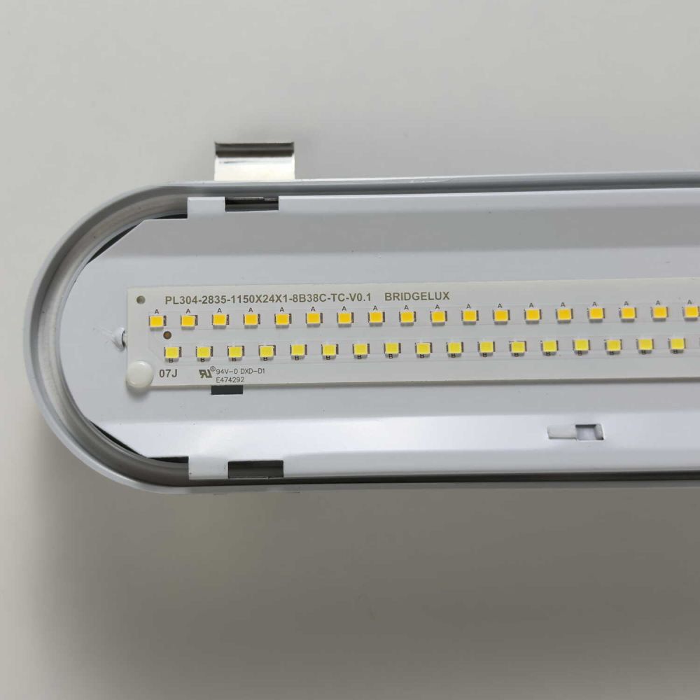 Світильник LED RAYFOR WL01 1200мм 40W 6400Lm 3CCT IP66 Philips
