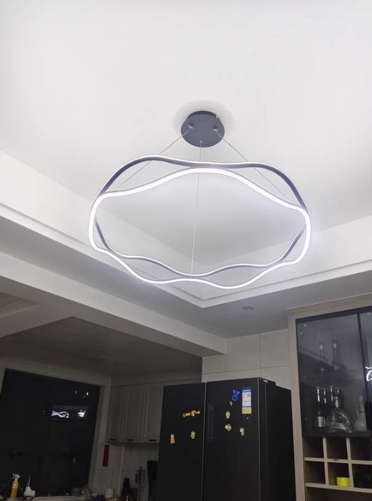 Підвісна люстра Led Rims в золотому кольорі з вбудованим Led на 220 ват